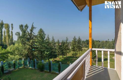 Srinagar Villa | StayVista at Lakeside Panorama with Lawn & Wi-Fi