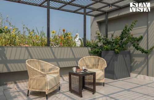 Ballygunge Apartment | StayVista at Nayak House with Luxury Rooms, Terrace, Wi-Fi at Kolkata