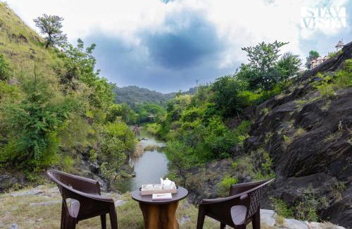 Bedla Villa | StayVista at Samar Fateh Garh with Bonfire, Lawn, AC