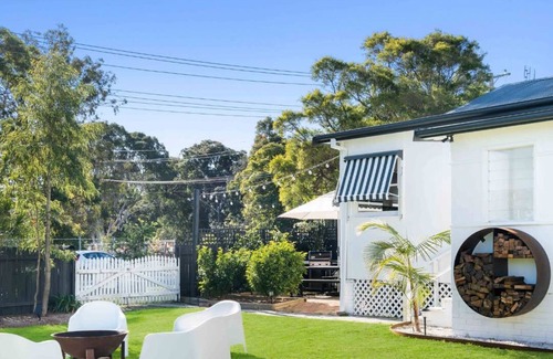 Huskisson House | Steamers Cottage - Pet-friendly