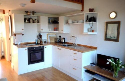 Bantham Apartment | Steepfield Studio in the heart of Bantham Village