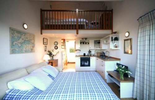 Bantham Apartment | Steepfield Studio in the heart of Bantham Village