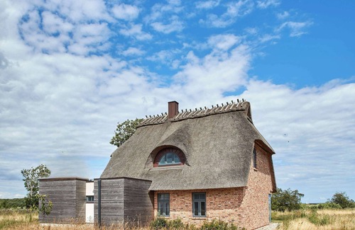 Nieby House | Steilküste, das Atelierhaus Unter Reet für bis zu 8 Personen&direktem Seeblick