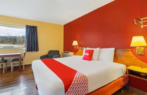 North Lima Hotel | Step into Loghurst History with Private Stay and Free Parking