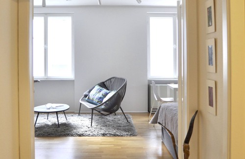 Leopoldstadt Condo | STEPHANSPLATZ 800m, sought-after CITY location at SCHWEDENPLATZ, with own parking lot