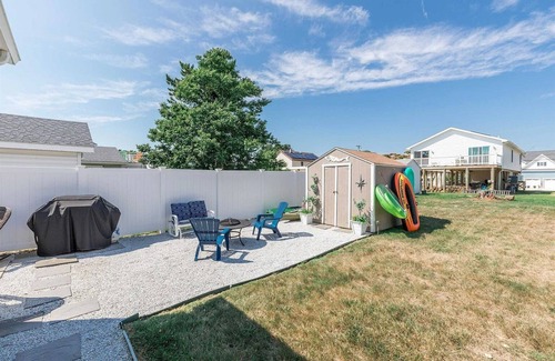 Villas Cottage | Steps from The Beach!