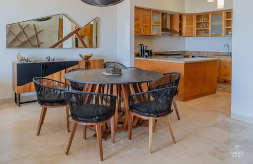 La Paz Condo | Steps from the Beach: Pool, Gym & Tennis Court