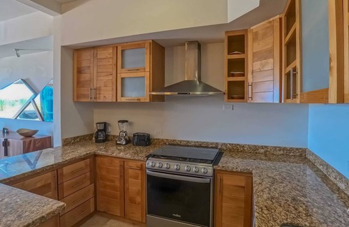 La Paz Condo | Steps from the Beach: Pool, Gym & Tennis Court