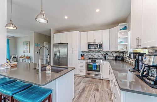 Cape San Blas House | Steps From The Oceanfront! Pool, Pet Friendly, Wifi, king beds! WEEKLY DISCOUNTS