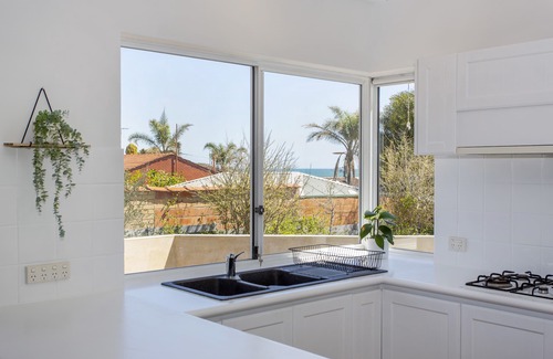 Scarborough Apartment | Steps from the sea