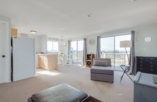 Weekapaug House | Steps to a private beach, spectacular sunsets and kayaking from your backyard!