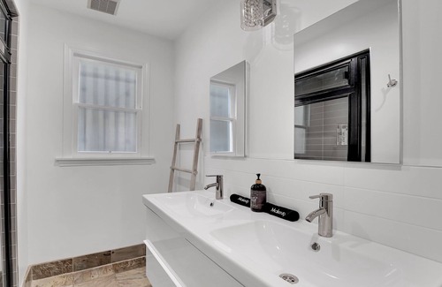 Belmont Heights House | Steps to Beach & 2nd~Gorgeous Belmont Shore Home