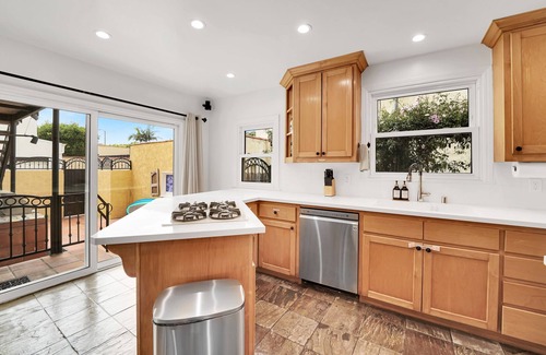 Belmont Heights House | Steps to Beach & 2nd~Gorgeous Belmont Shore Home