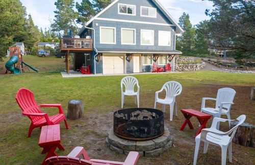 Ocean Park House | Steps to beach, Ping Pong, XBox, Foosball, WiFi, Private Deck (SandCastle)