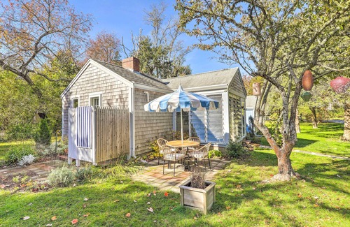 Dennis Cottage | Steps to Dennis Village! 'The Blue Scallop' Home