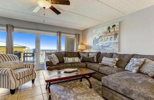 Fernandina Beach Apartment | Steps to Oceanside Condo