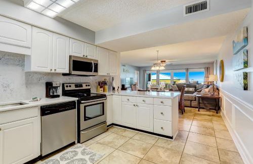 Fernandina Beach Apartment | Steps to Oceanside Condo