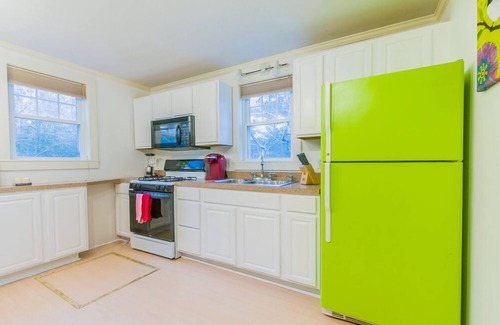 Ellisville Cottage | Steps to Sand & Stunning Bay Views