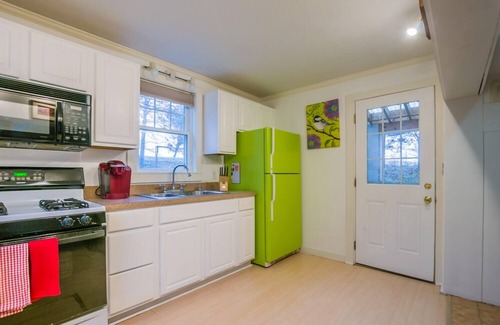 Ellisville Cottage | Steps to Sand & Stunning Bay Views