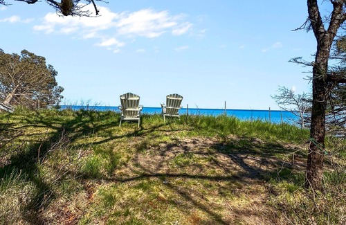 Ellisville Cottage | Steps to Sand & Stunning Bay Views