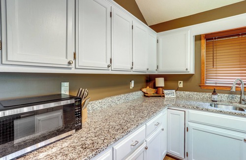 Lakeview Cabin | Steps to White River: Cabin Retreat w/Dock Access