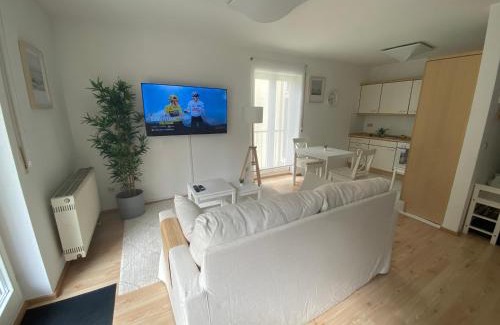 Waldstetten Apartment | Stilvolles Apartment mit Balkon, Küche & Parkplatz - Waldstetten Zentrum