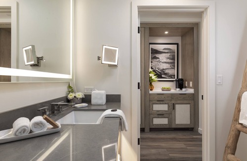 Northwest Carmel Hotel | Stilwell Hotel