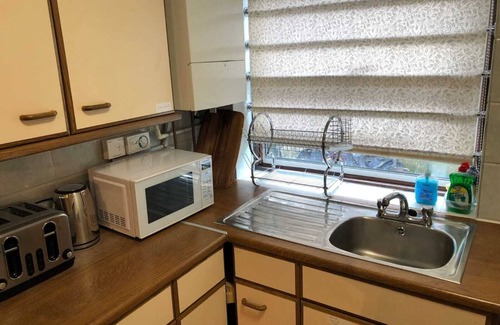 Larkhall Apartment | Stockwell Station Double Room