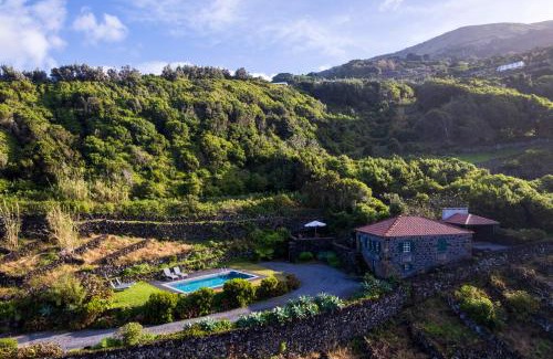 Sao Roque do Pico House | Stone Home Casa do Caisinho Pico island