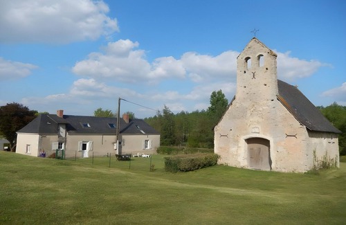 Thoree-les-Pins House | Stone House in La Flèche with Garden & BBQ