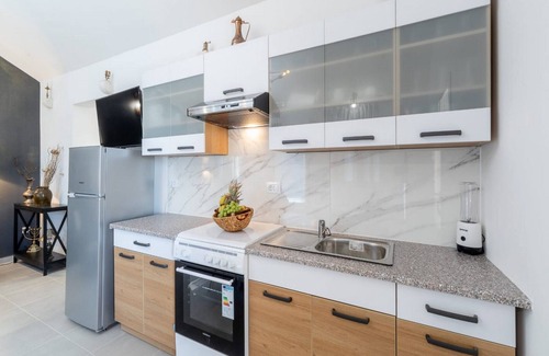 Smokvica House | Stone House Prapatna - Two-Bedroom Holiday Home with Swimming Pool