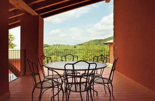 Faedis House | Stone House - Winery Stay