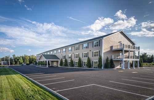 Ellsworth Apartment | Stone Park - Close to Bar Harbor & Acadia National Park. No Elevator onsite.