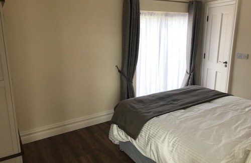 Terryglass House | Stonepark Lodge featuring Two En-suite Bedrooms with Living Room and Kitchen