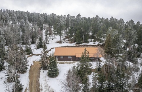 Deadwood House | Stonewall Hideaway- Lots of trailer parking