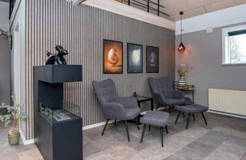 Henne House | Stort Aktivitets-Feriehus Med Fri Badeland, Bowling, Badminton Og Tennis