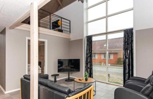 Henne House | Stort Aktivitets-Feriehus Med Fri Badeland, Bowling, Badminton Og Tennis