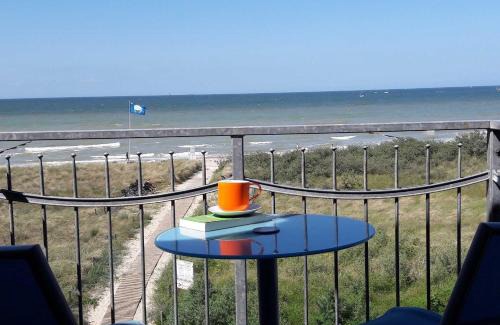 Warnemuende Apartment | Strandvilla Undine Fewo 19 Meerblick