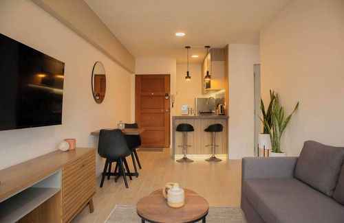 Leuro Apartment | Striking 1BR in Miraflores