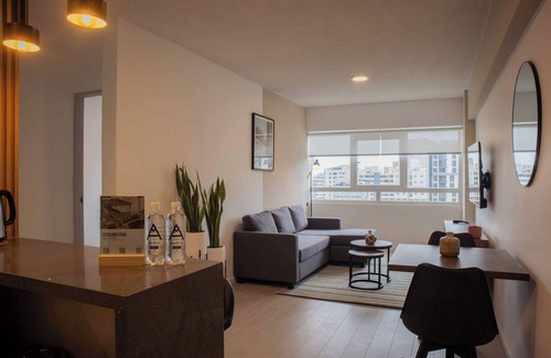 Leuro Apartment | Striking 1BR in Miraflores