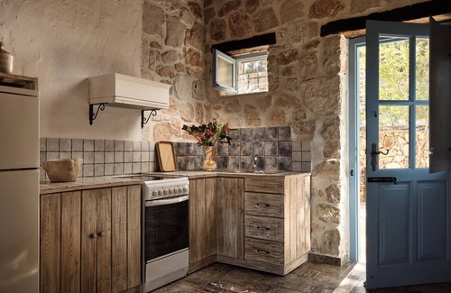 Skinaria House | Strofilia Stone Residences