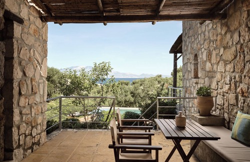 Skinaria House | Strofilia Stone Residences