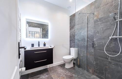 Saint-Cyr-l'Ecole Apartment | Studio équipé, gare à 200m, entre Versailles et SQY