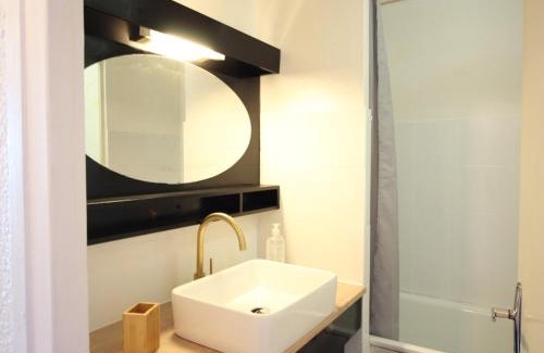 Chamrousse Apartment | Studio 3 pers. avec accès direct aux pistes et proche commerces à Chamrousse - FR-1-340-6