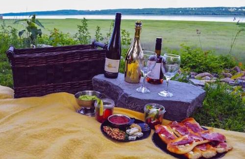 Ste Anne de Beaupre Apartment | Studio 4 - 2 min du Bord de l'eau Foyer & Barbecue