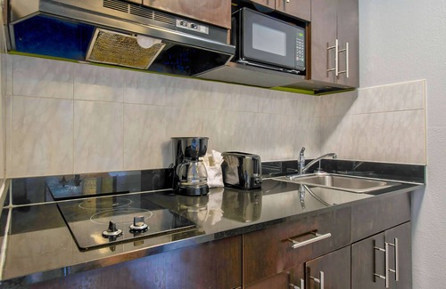 North San Antonio - SAT Hotel | Studio 6 San Antonio, TX - Airport