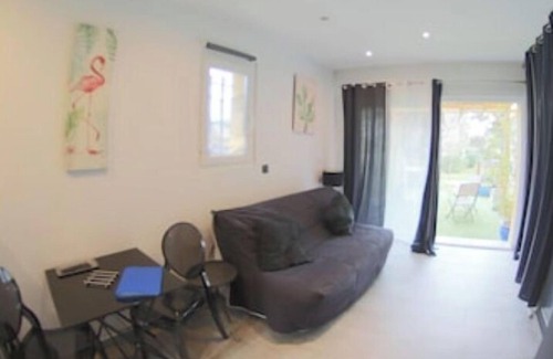 San-Gavino-di-Carbini Apartment | Studio air-conditioning at Pierre's