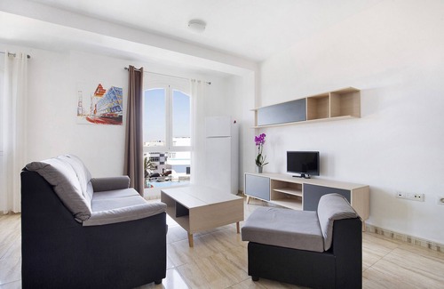 Puerto del Rosario Apartment | Studio Apartment Betty C in Central Location & with Wi-Fi