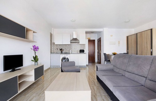 Puerto del Rosario Apartment | Studio Apartment Betty C in Central Location & with Wi-Fi