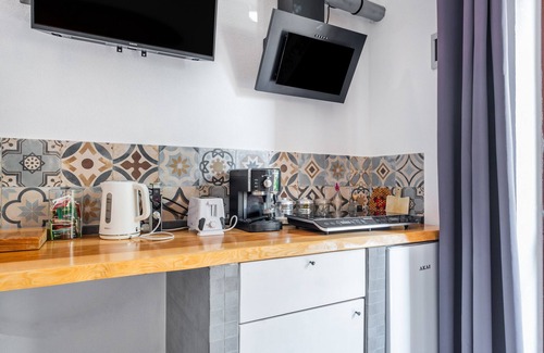 Quartu Sant'Elena Apartment | Studio Apartment 'Sa Domu De Jana' with Sea View, Wi-Fi and Air Conditioning